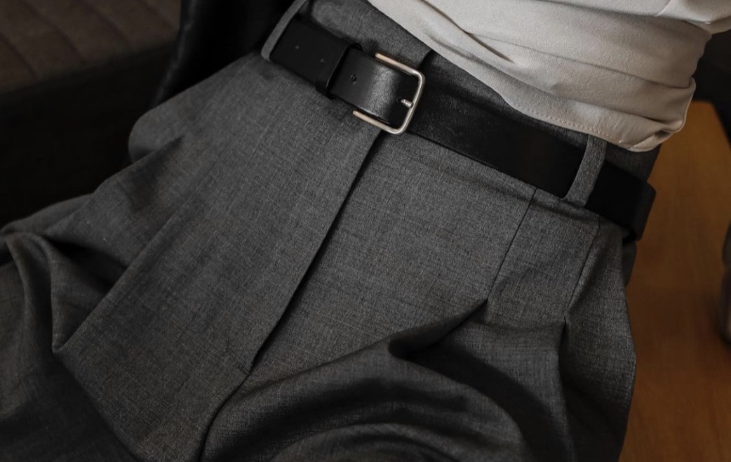3 Ways to Wear Grey Pants to the Office - Putting Me Together